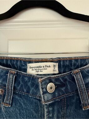 90 Relaxed Jean High Rise